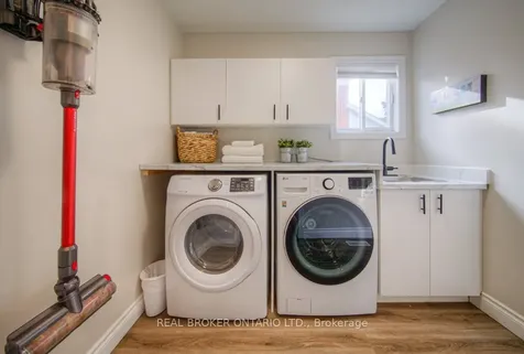 10 Hume Drive Cambridge ON N1T 1N2