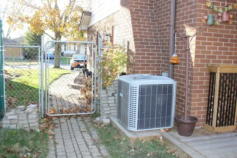 21 Colbrook Court Cornwall ON K6H 6E4