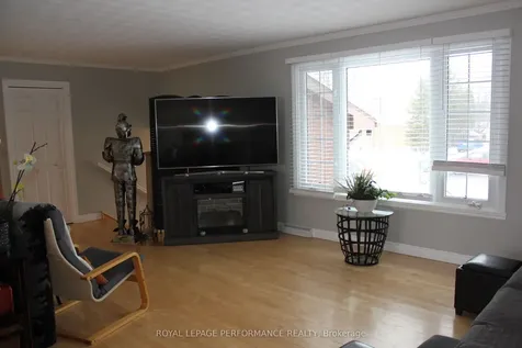 21 Colbrook Court Cornwall ON K6H 6E4