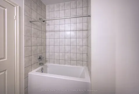 84 Gledhill Crescent Cambridge ON N1T 0G5