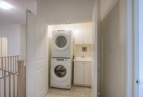 84 Gledhill Crescent Cambridge ON N1T 0G5