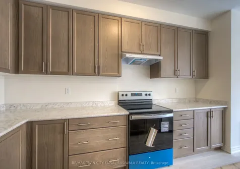 84 Gledhill Crescent Cambridge ON N1T 0G5