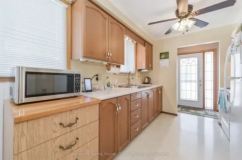 585 Street David Street N Centre Wellington ON N1M 2K5