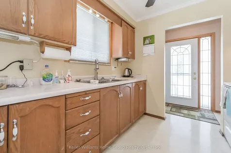 585 Street David Street N Centre Wellington ON N1M 2K5