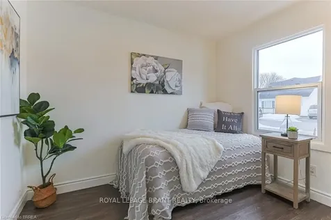 48 Seventh Avenue Brantford ON N3S 1B4