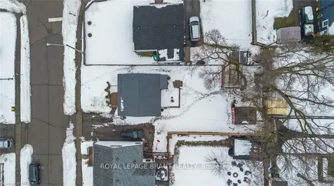 48 Seventh Avenue Brantford ON N3S 1B4