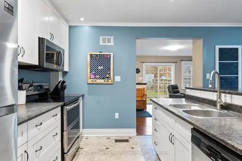 48 Victoria Street Dysart Et Al ON K0M 1S0