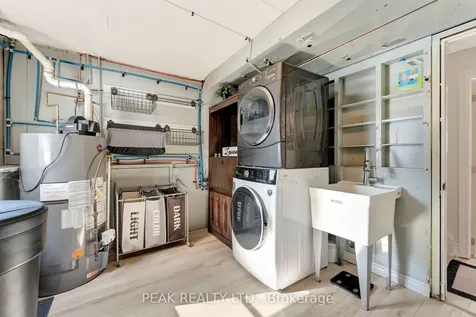 21 Seneca Crescent Brantford ON N3R 1K3