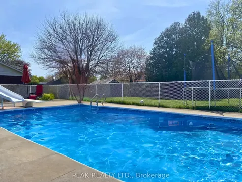 21 Seneca Crescent Brantford ON N3R 1K3