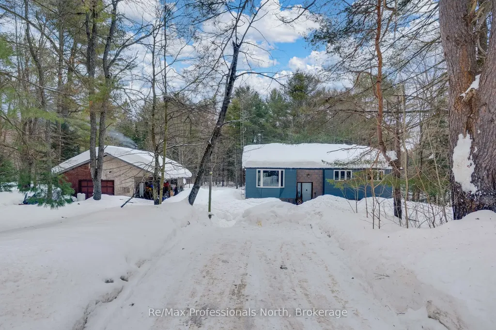 1118 Lone Pine Drive Bracebridge ON P1L 1X4