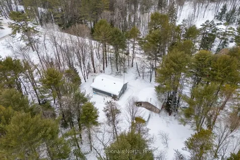 1118 Lone Pine Drive Bracebridge ON P1L 1X4