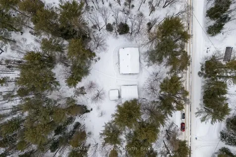 1118 Lone Pine Drive Bracebridge ON P1L 1X4