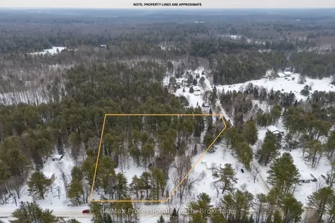 1118 Lone Pine Drive Bracebridge ON P1L 1X4