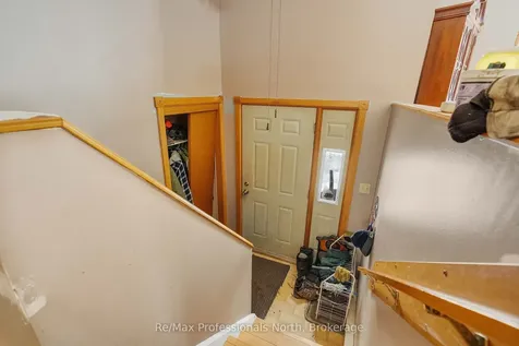 1118 Lone Pine Drive Bracebridge ON P1L 1X4