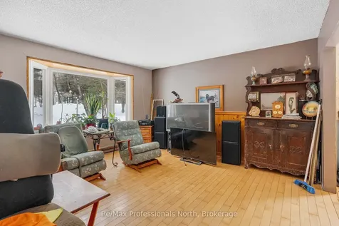 1118 Lone Pine Drive Bracebridge ON P1L 1X4