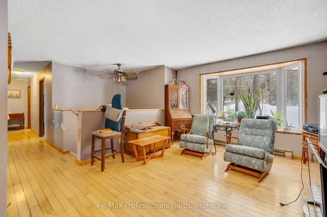 1118 Lone Pine Drive Bracebridge ON P1L 1X4