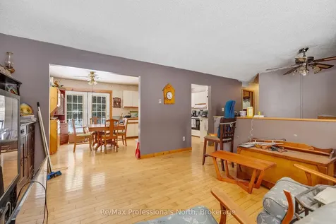 1118 Lone Pine Drive Bracebridge ON P1L 1X4