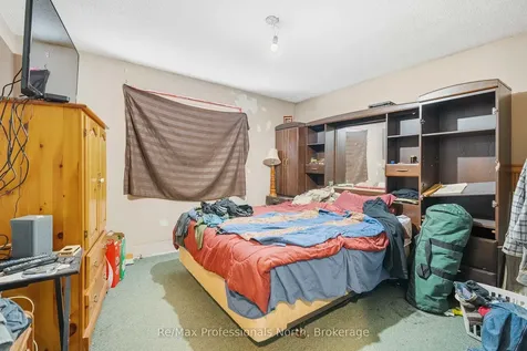 1118 Lone Pine Drive Bracebridge ON P1L 1X4