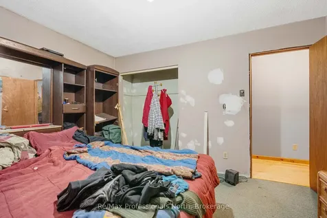 1118 Lone Pine Drive Bracebridge ON P1L 1X4