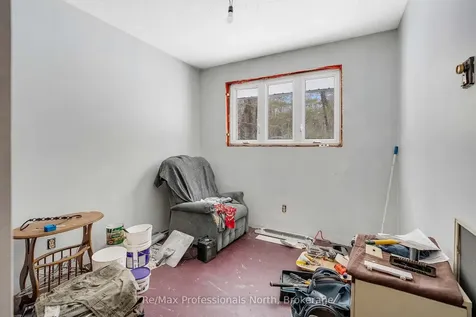 1118 Lone Pine Drive Bracebridge ON P1L 1X4