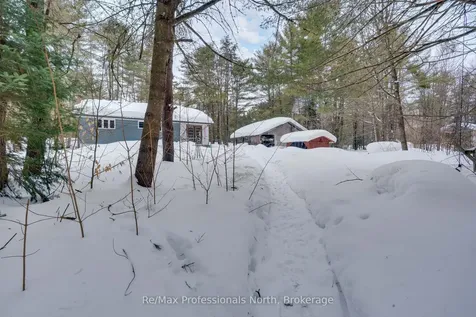 1118 Lone Pine Drive Bracebridge ON P1L 1X4