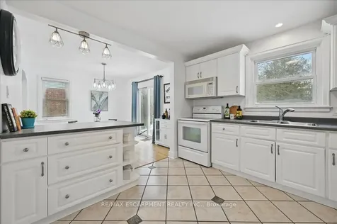 46 The Strand Avenue Brantford ON N3R 1Z4