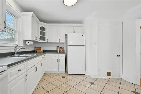 46 The Strand Avenue Brantford ON N3R 1Z4