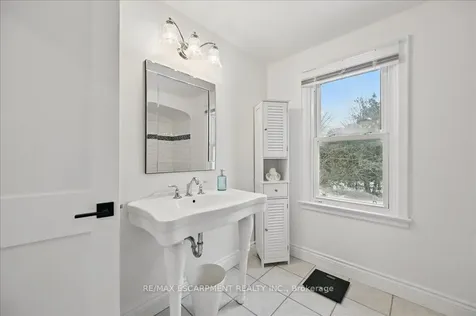 46 The Strand Avenue Brantford ON N3R 1Z4