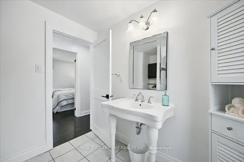 46 The Strand Avenue Brantford ON N3R 1Z4