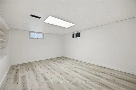 46 The Strand Avenue Brantford ON N3R 1Z4