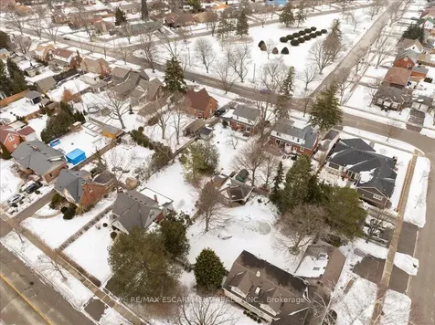 46 The Strand Avenue Brantford ON N3R 1Z4