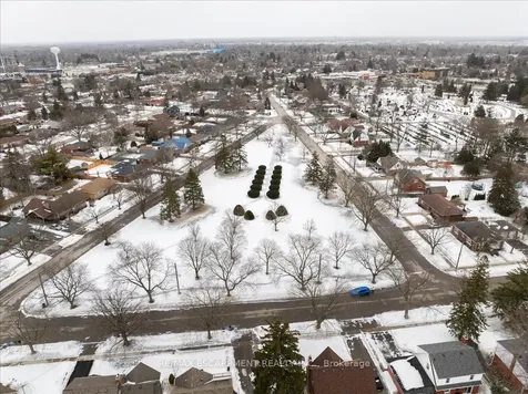 46 The Strand Avenue Brantford ON N3R 1Z4