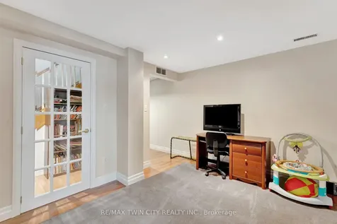 7 Royal York Court Brant ON N0E 1N0