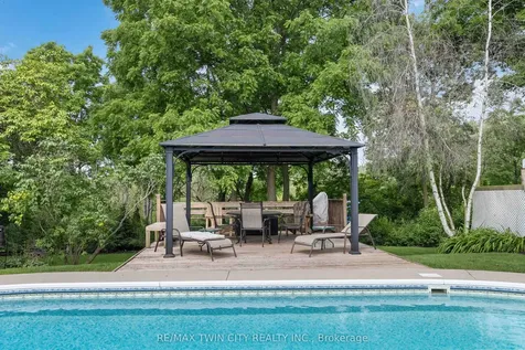 7 Royal York Court Brant ON N0E 1N0