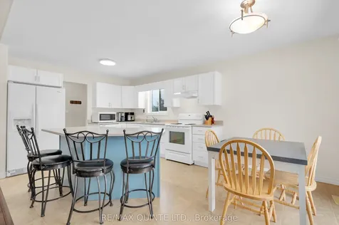 14 Roslin Court Centre Hastings ON K0K 2Y0