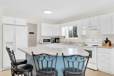 14 Roslin Court Centre Hastings ON K0K 2Y0