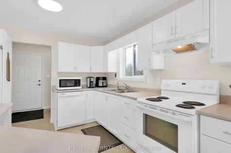 14 Roslin Court Centre Hastings ON K0K 2Y0