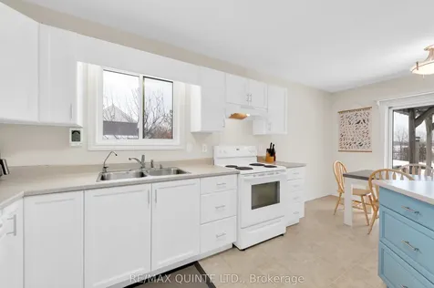 14 Roslin Court Centre Hastings ON K0K 2Y0