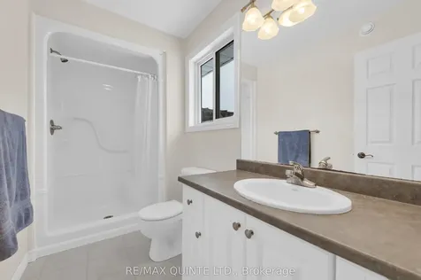 14 Roslin Court Centre Hastings ON K0K 2Y0