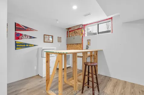 14 Roslin Court Centre Hastings ON K0K 2Y0