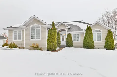 14 Roslin Court Centre Hastings ON K0K 2Y0