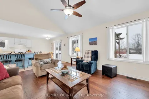 14 Roslin Court Centre Hastings ON K0K 2Y0