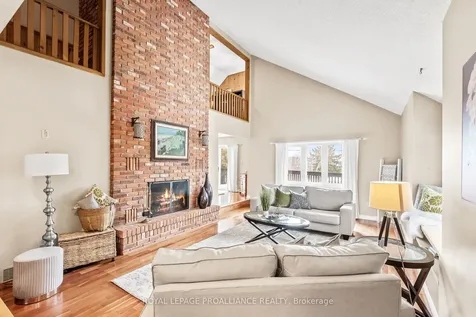 2 Lakeview Heights Brighton ON K0K 1H0