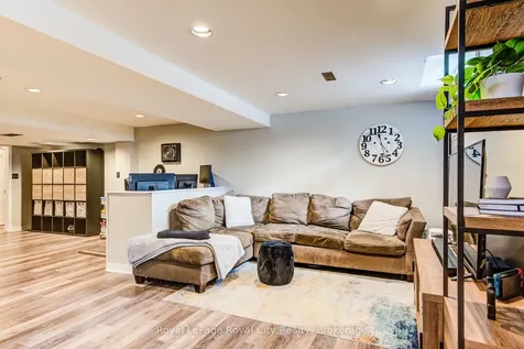 498 Flannery Drive Centre Wellington ON N1M 3P1