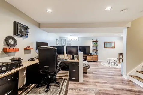 498 Flannery Drive Centre Wellington ON N1M 3P1