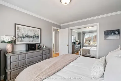 706 Hamilton Crescent Cornwall ON K6H 6V5