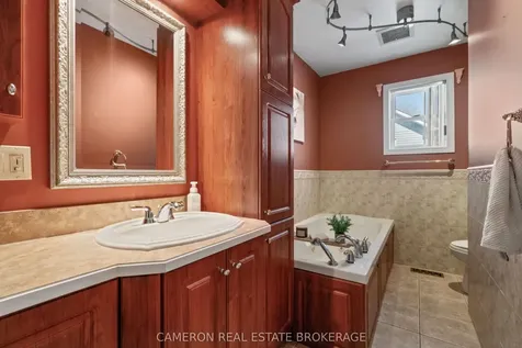 706 Hamilton Crescent Cornwall ON K6H 6V5