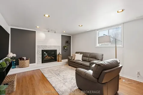 706 Hamilton Crescent Cornwall ON K6H 6V5