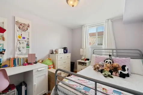 706 Hamilton Crescent Cornwall ON K6H 6V5