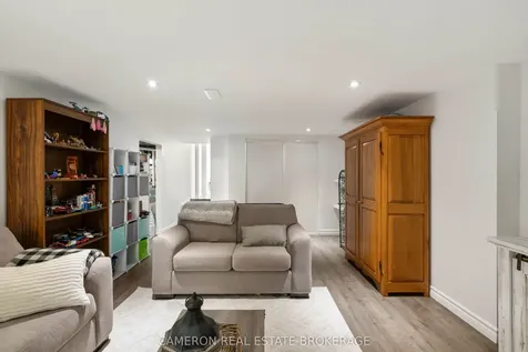 706 Hamilton Crescent Cornwall ON K6H 6V5